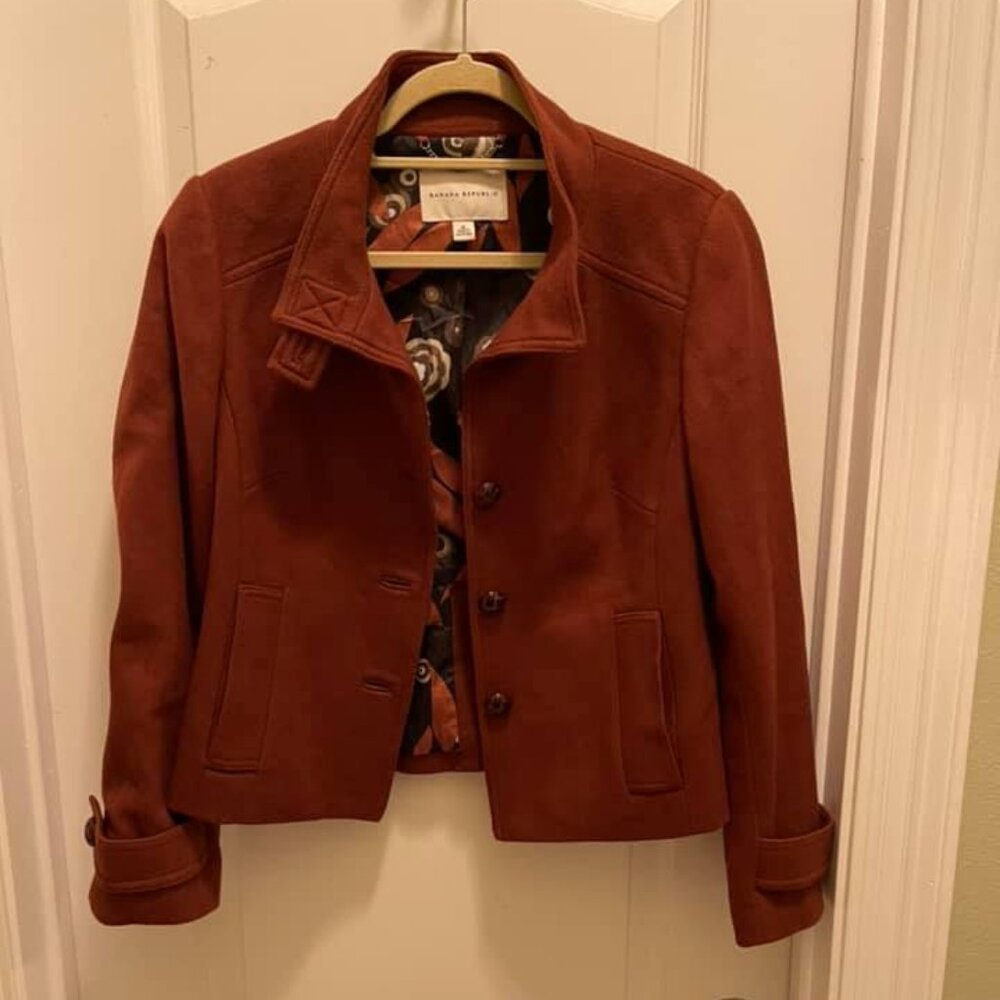 Banana Republic 100% wool, lined pea coat. Cropped Size M